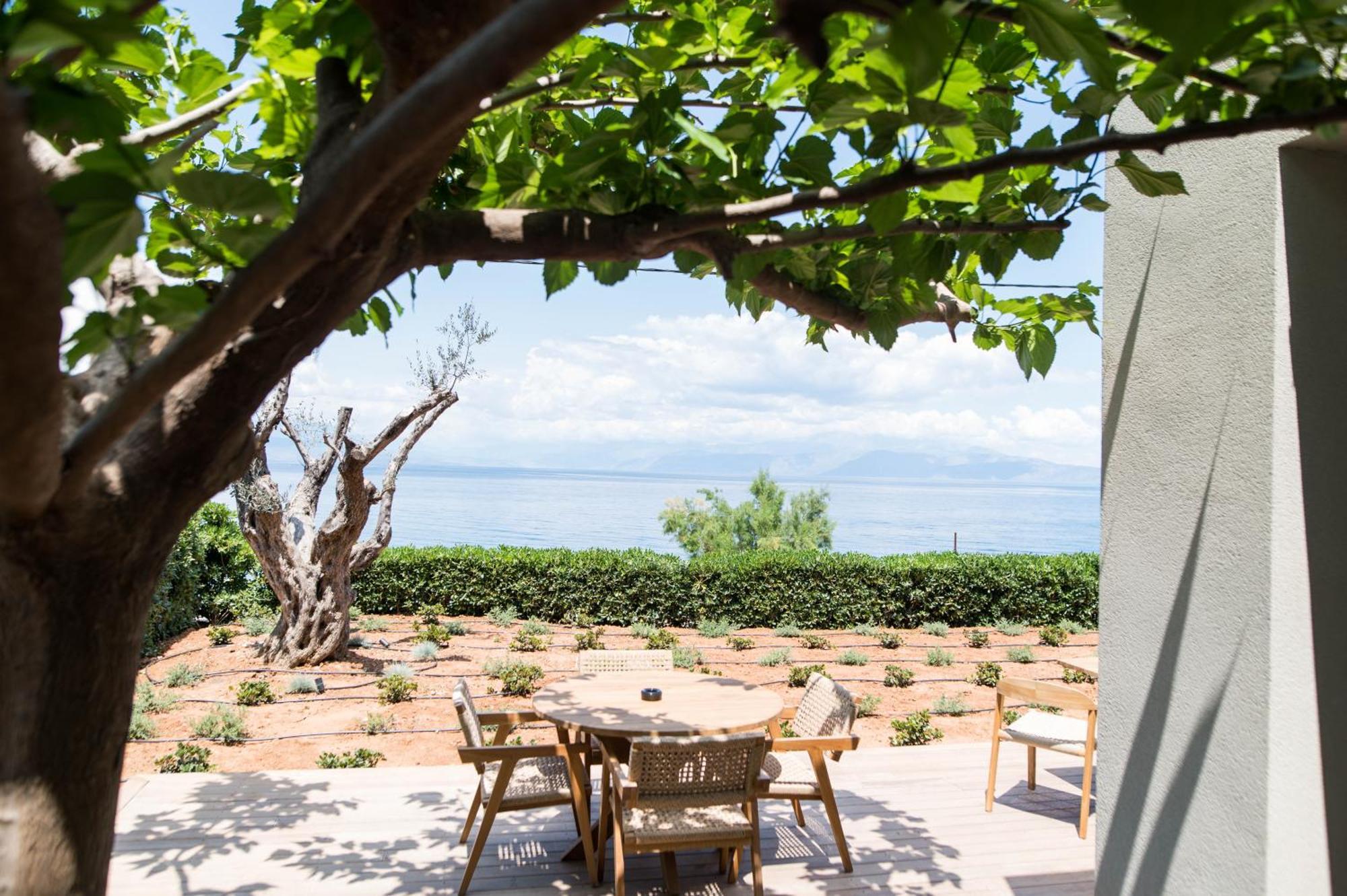 Alissachni Seaside Hotel แดร์เวนี ภายนอก รูปภาพ