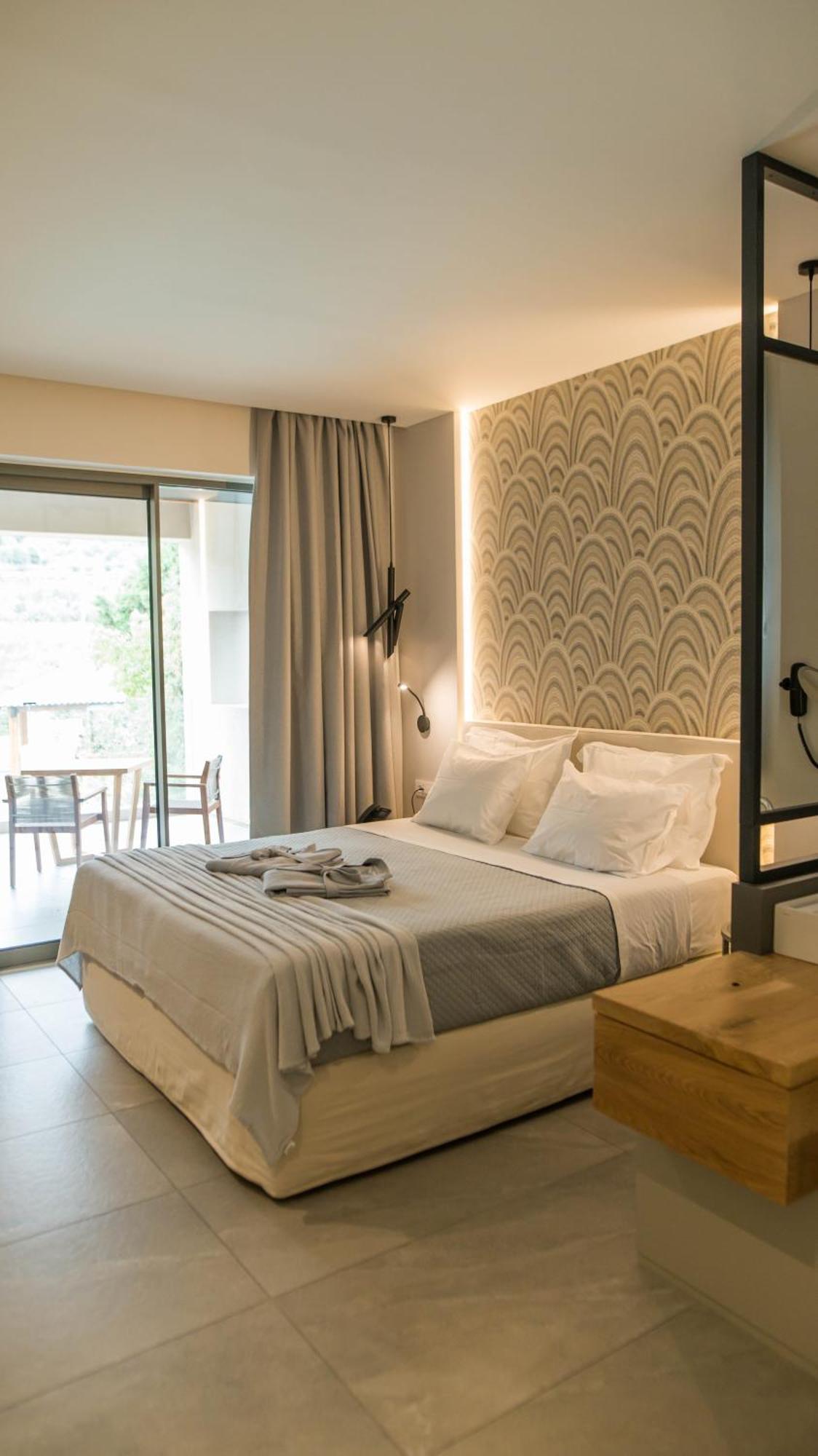 Alissachni Seaside Hotel แดร์เวนี ภายนอก รูปภาพ