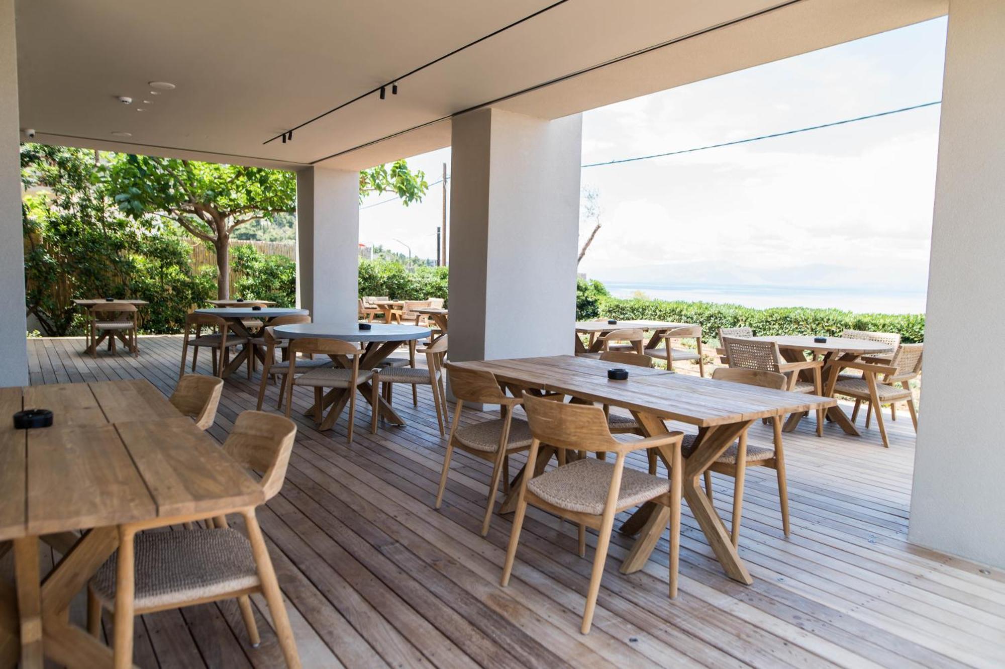 Alissachni Seaside Hotel แดร์เวนี ภายนอก รูปภาพ