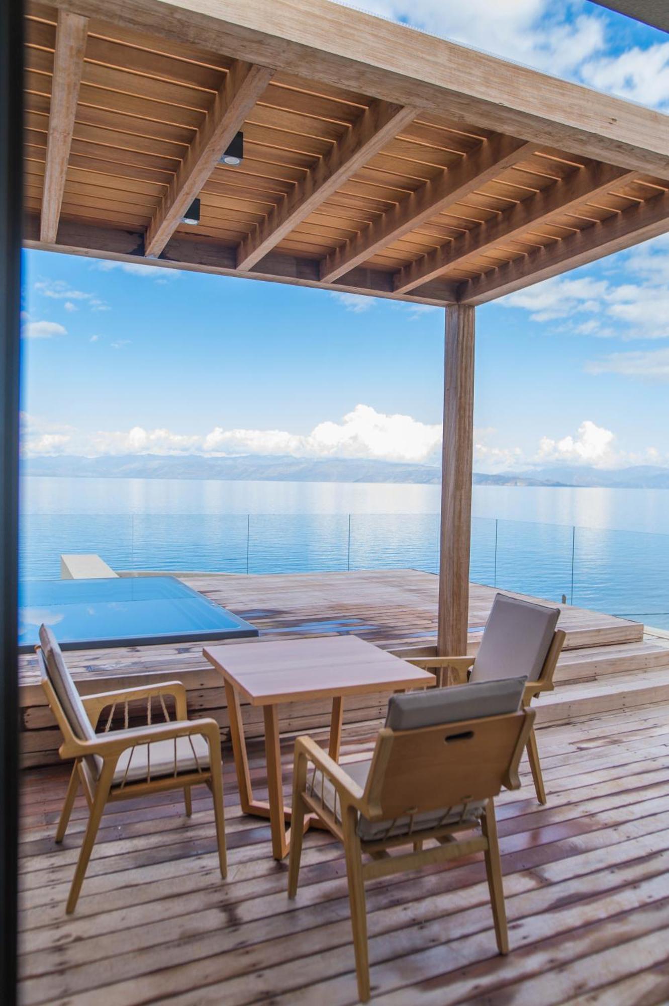 Alissachni Seaside Hotel แดร์เวนี ภายนอก รูปภาพ